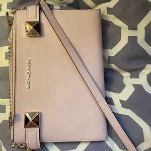 Michael kors crossbody